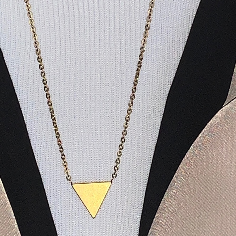Balance Triangle necklace - Picture 2 of 3
